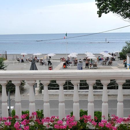 Готель Stella - Casa Per Ferie Белларія-Іджеа-Марина Екстер'єр фото